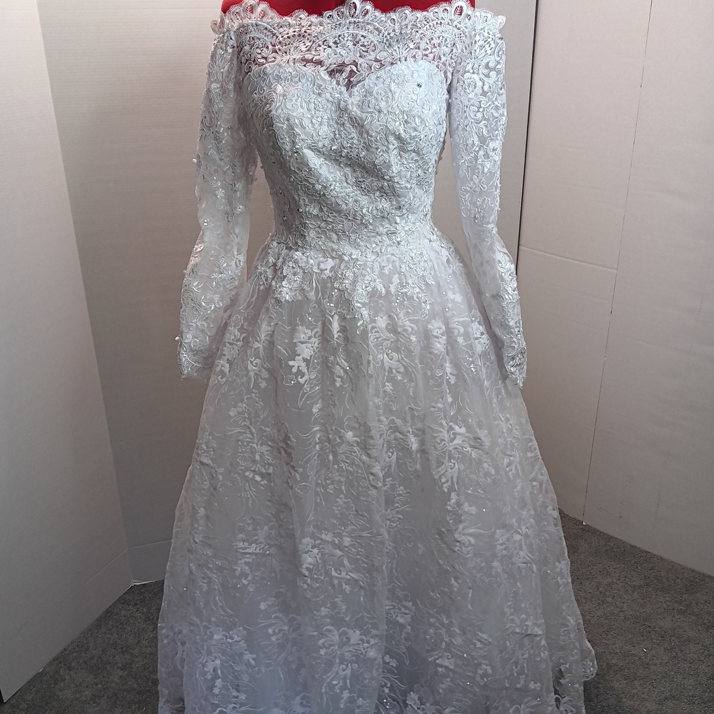 Elegant White Lace Off-Shoulder Dress